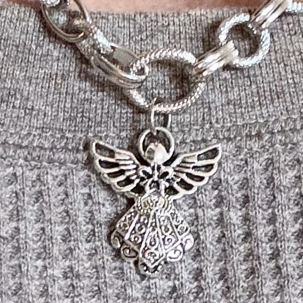 Chunky Chain Silver Angel Pendant Necklace - Picture 6 of 6